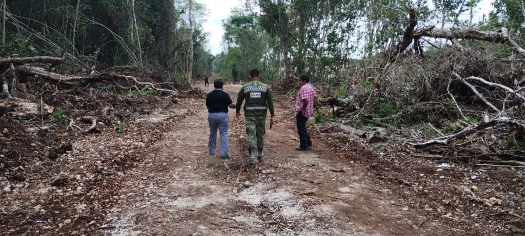 Comitiva del Ejido Aarón Merino supervisa avances del Tren Maya en su territorio 105